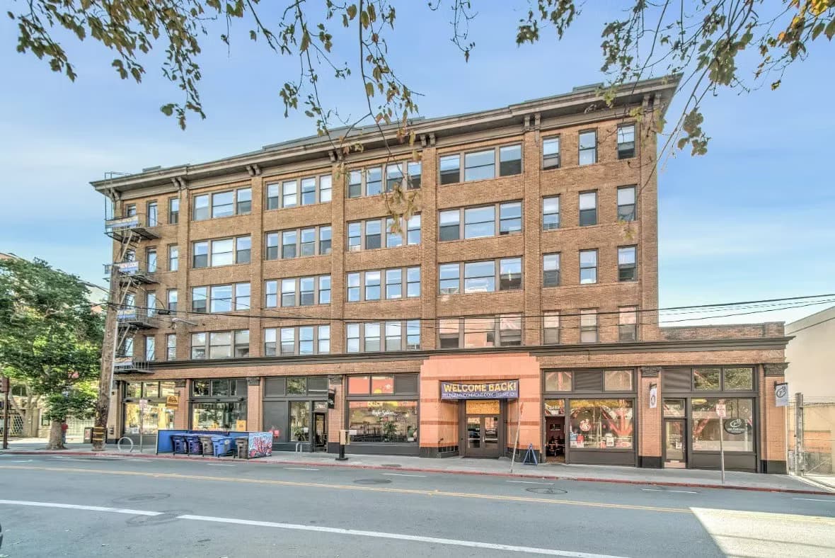 Telegraph Commons dorm room